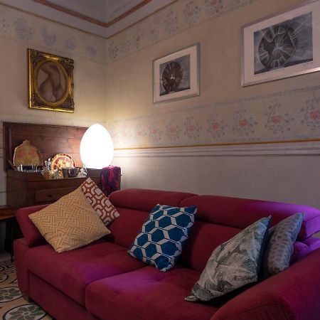 Luxury - Elegante Appartamento Nel Cuore Di Λούκα Εξωτερικό φωτογραφία