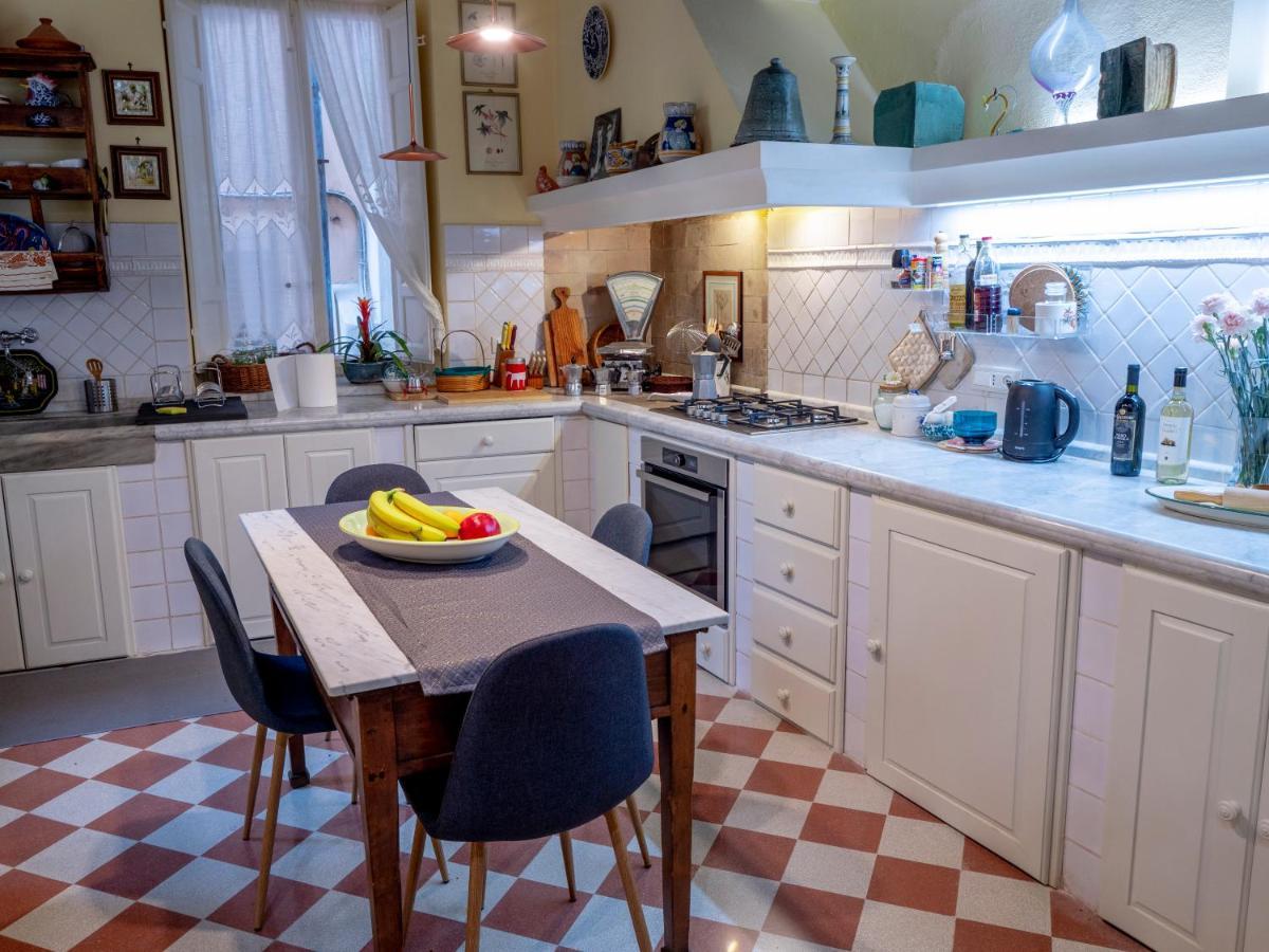 Luxury - Elegante Appartamento Nel Cuore Di Λούκα Εξωτερικό φωτογραφία