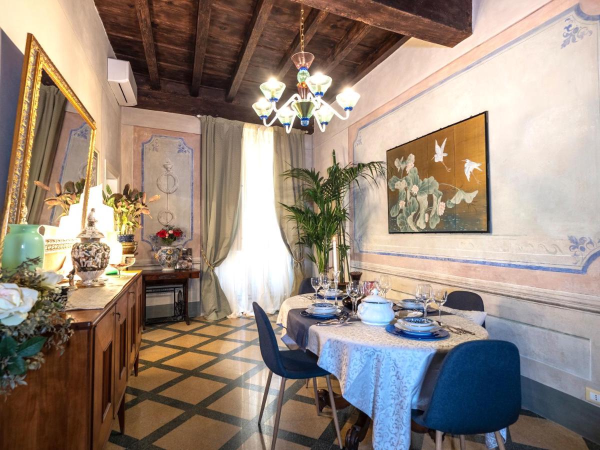 Luxury - Elegante Appartamento Nel Cuore Di Λούκα Εξωτερικό φωτογραφία
