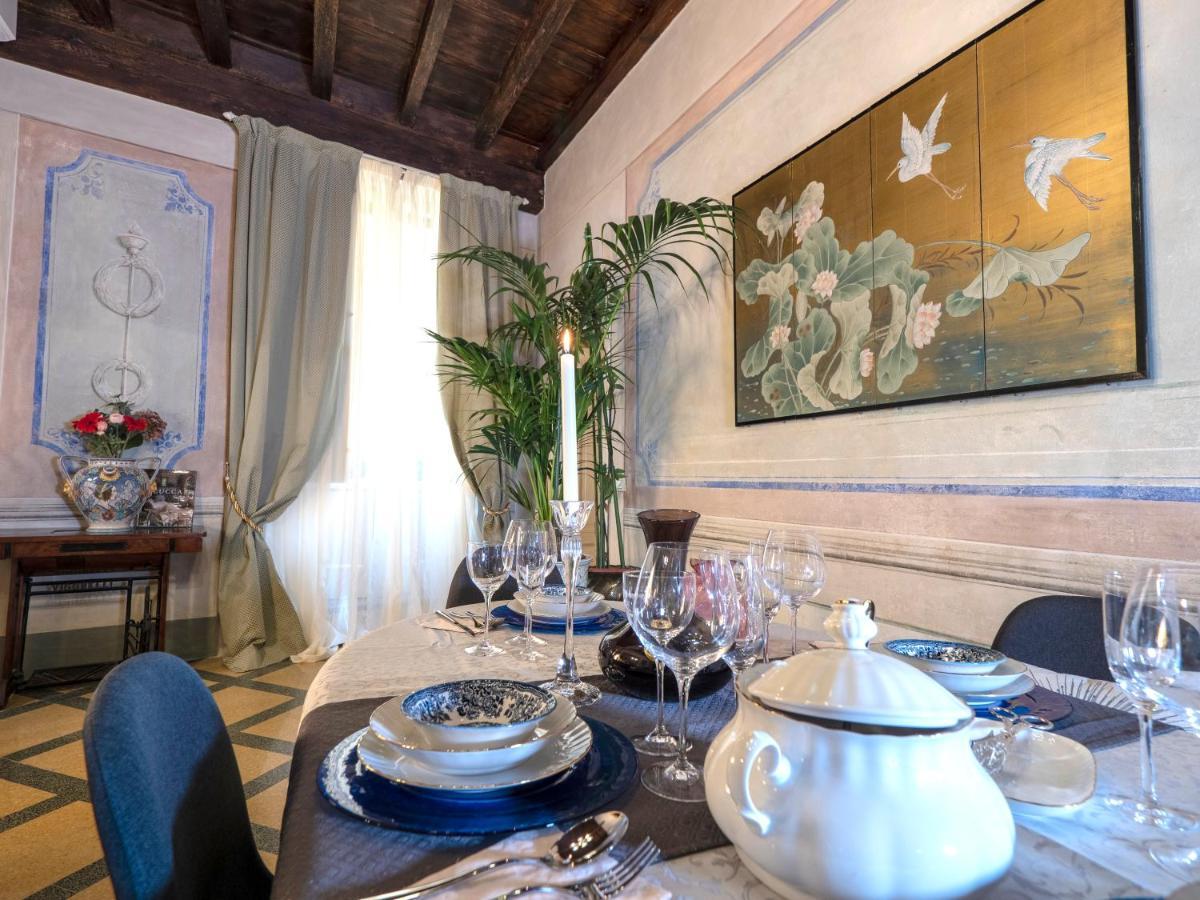 Luxury - Elegante Appartamento Nel Cuore Di Λούκα Εξωτερικό φωτογραφία