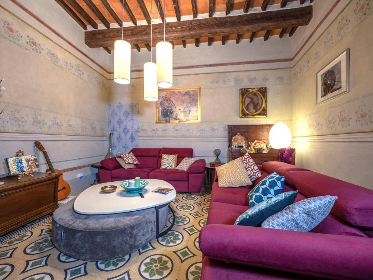 Luxury - Elegante Appartamento Nel Cuore Di Λούκα Εξωτερικό φωτογραφία