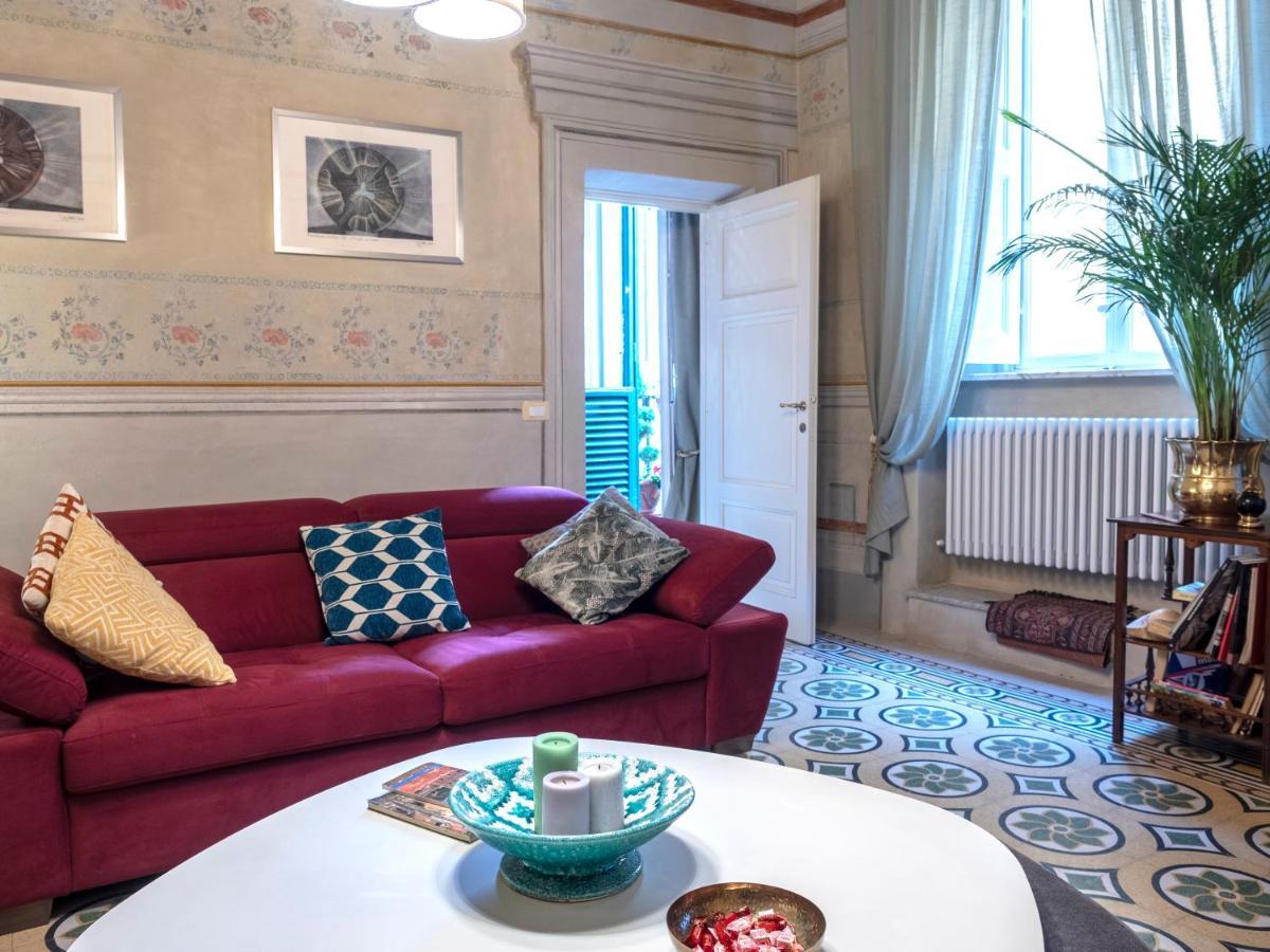 Luxury - Elegante Appartamento Nel Cuore Di Λούκα Εξωτερικό φωτογραφία