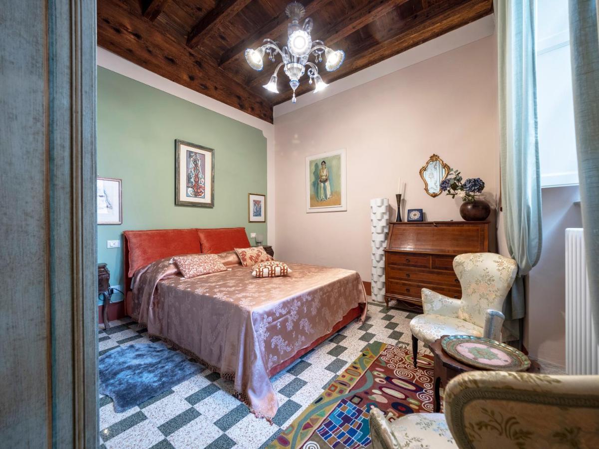 Luxury - Elegante Appartamento Nel Cuore Di Λούκα Εξωτερικό φωτογραφία